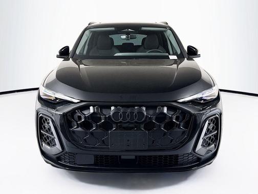 Mythos Black Metallic 2026 Audi Q5 Premium Plus TFSI quattro S tronic