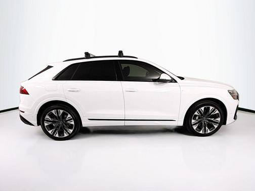 Glacier White Metallic 2026 Audi Q8 55 Premium Plus
