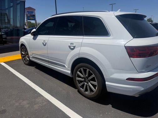 White 2018 Audi Q7 3.0T Premium Plus