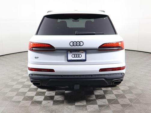 2025 Audi Q7 45 Premium Plus