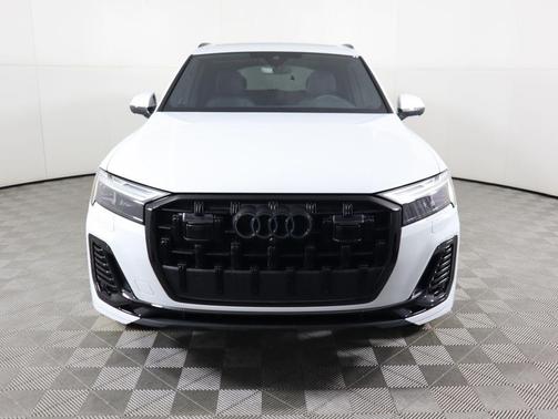 2025 Audi Q7 45 Premium Plus