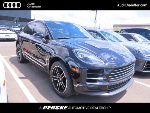 Jet Black Metallic 2020 Porsche Macan Macan