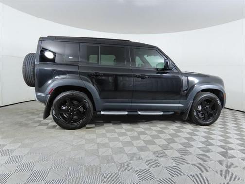 2023 Land Rover Defender 110 SE