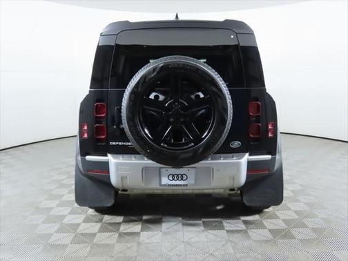2023 Land Rover Defender 110 SE