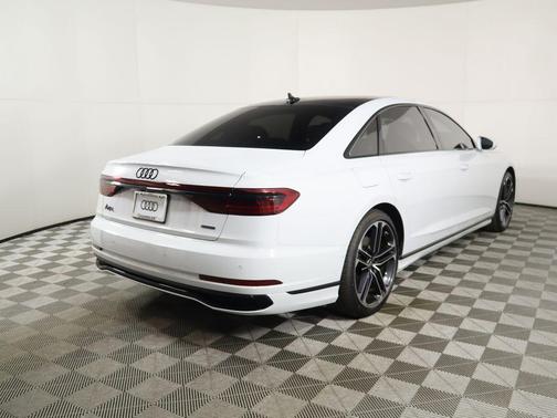 2025 Audi A8 L 55 TFSI quattro Tiptronic