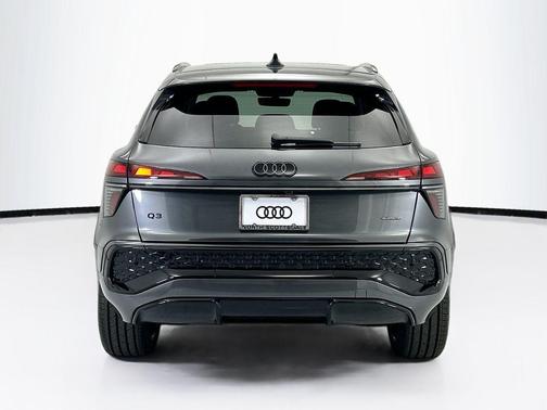 Daytona Gray Pearl Effect 2026 Audi Q3 TFSI quattro S tronic