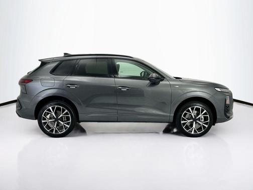 Daytona Gray Pearl Effect 2026 Audi Q3 TFSI quattro S tronic