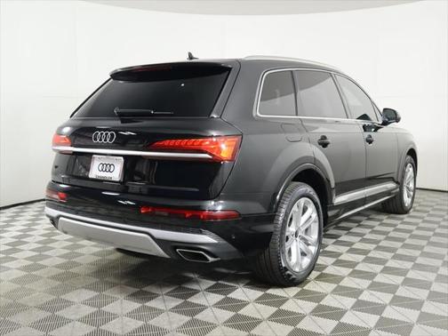 2025 Audi Q7 45 Premium