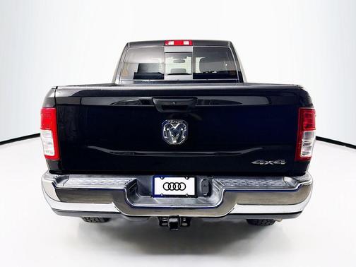 Diamond Black Crystal Pearlcoat 2020 RAM 2500 Tradesman Crew Cab 4x4 6'4' Box