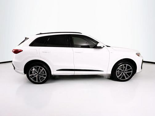 Arkona White 2026 Audi Q5 Premium Plus TFSI quattro S tronic
