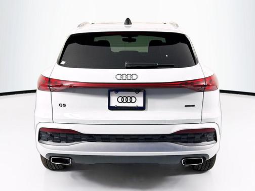 Glacier White Metallic 2026 Audi Q5 Premium TFSI quattro S tronic