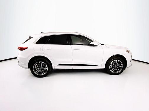 Glacier White Metallic 2026 Audi Q5 Premium TFSI quattro S tronic