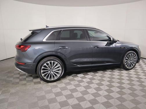 2019 Audi e-tron Premium Plus