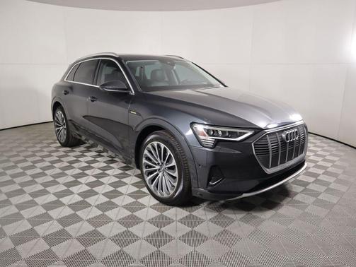 2019 Audi e-tron Premium Plus