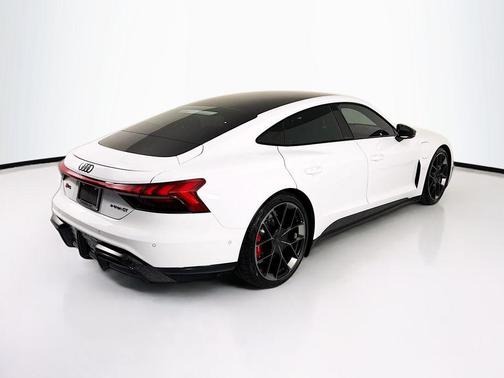 Arkona White 2025 Audi RS e-tron GT performance