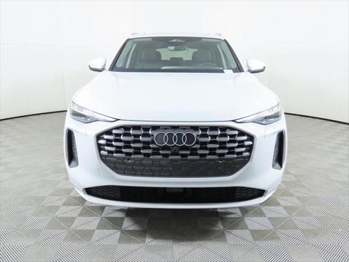 2025 Audi Q5 Premium