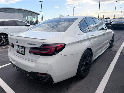Alpine White 2022 BMW M550 i xDrive