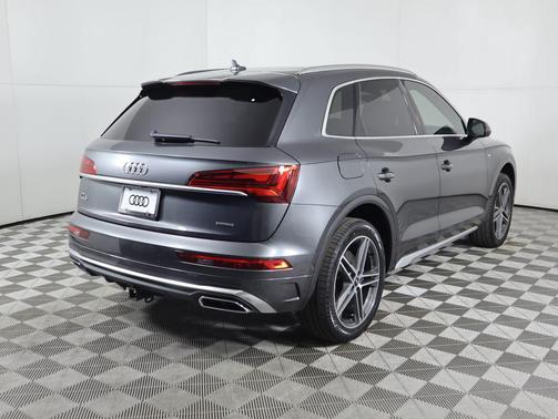 2022 Audi Q5 55 S line Prestige