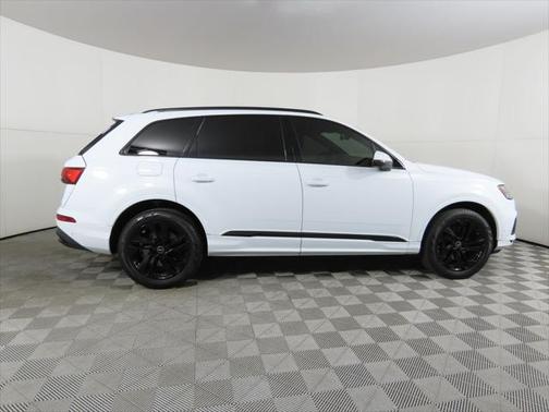 2023 Audi Q7 55 Premium