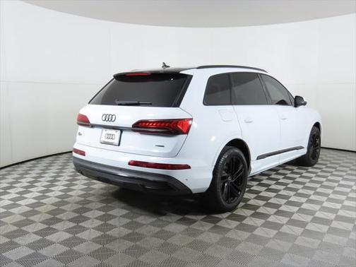 2023 Audi Q7 55 Premium