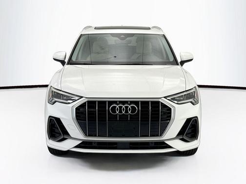 Arkona White 2024 Audi Q3 Premium 45 TFSI S line quattro Tiptronic