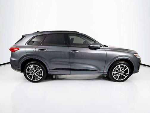 6ya2 2026 Audi Q5 Premium Plus TFSI quattro S tronic
