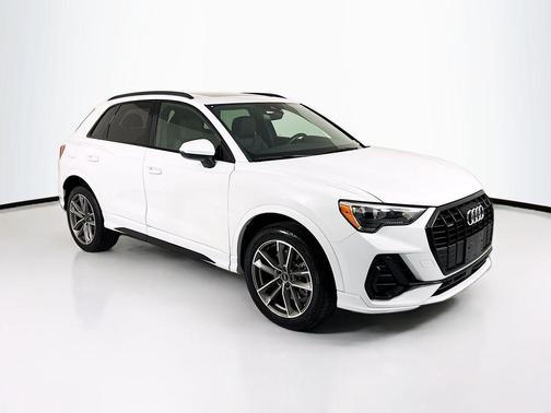 Glacier White Metallic 2021 Audi Q3 45 S line Premium