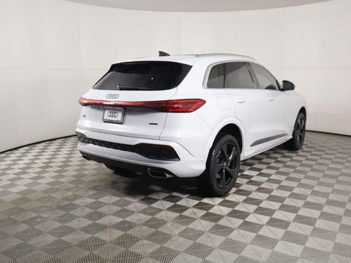 2025 Audi Q5 Premium Plus