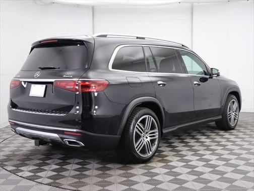 2025 Mercedes-Benz GLS 450 4MATIC