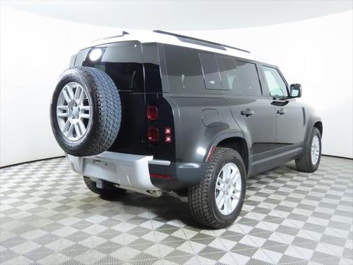 2024 Land Rover Defender 110 P400 S