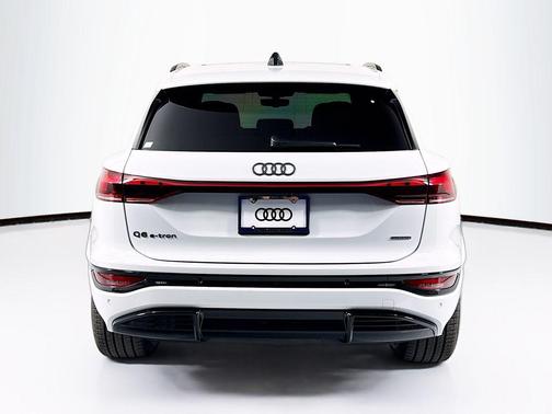 Glacier White Metallic 2027 Audi Q6 e-tron Premium Plus