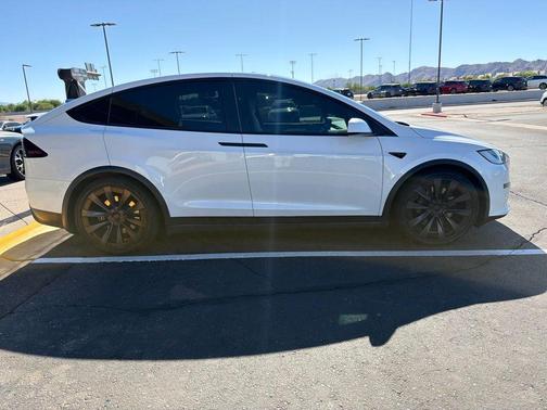 Pearl White 2022 Tesla Model X Dual Motor All-Wheel Drive