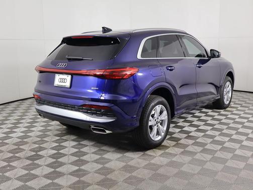 2025 Audi Q5 Premium TFSI quattro S tronic