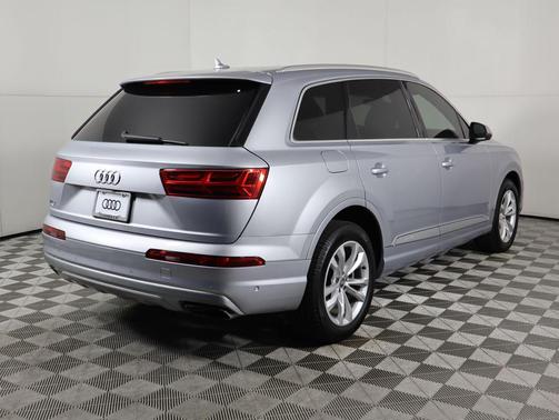 2019 Audi Q7 55 Premium Plus