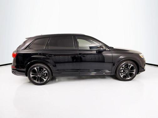Mythos Black Metallic 2026 Audi Q7 55 Prestige