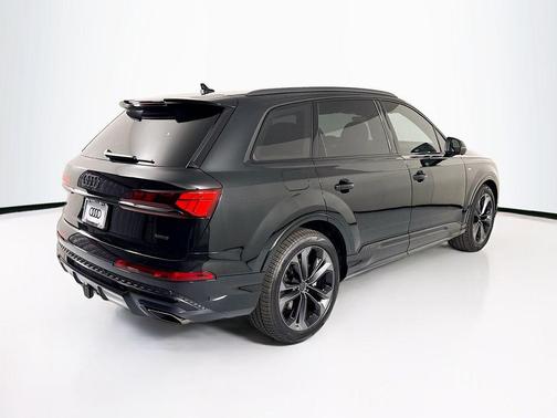 Mythos Black Metallic 2026 Audi Q7 55 Prestige