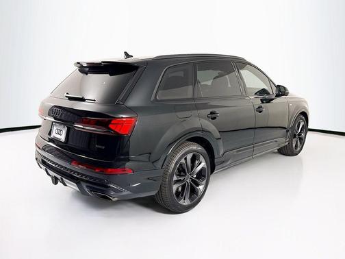 Mythos Black Metallic 2026 Audi Q7 55 Prestige