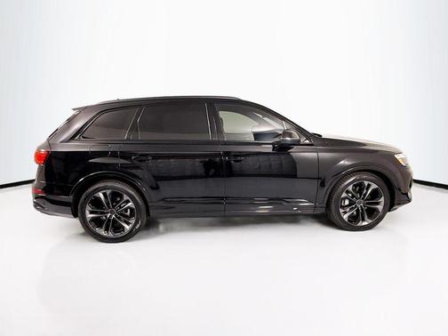 Mythos Black Metallic 2026 Audi Q7 55 Prestige