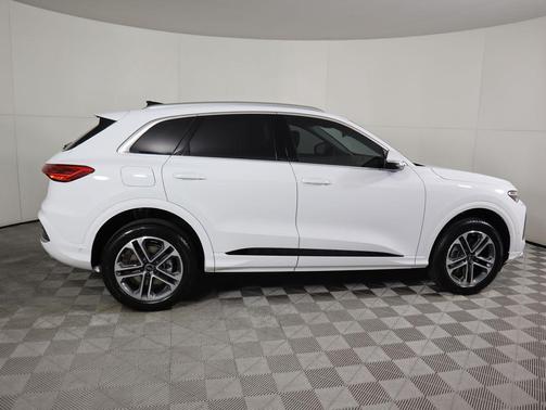 2025 Audi Q5 Premium TFSI quattro S tronic