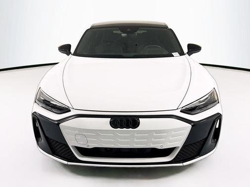 Arkona White 2026 Audi S e-tron GT Premium Plus quattro