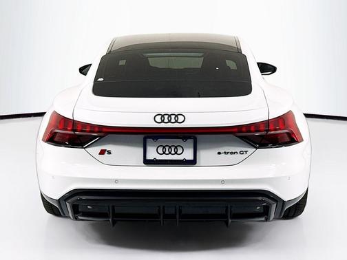 Arkona White 2026 Audi S e-tron GT Premium Plus quattro