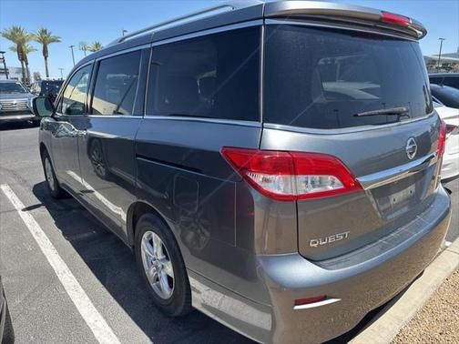 2017 Nissan Quest SV