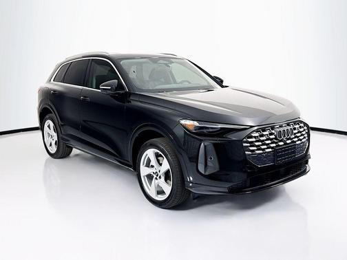 Mythos Black Metallic 2026 Audi Q5 Premium Plus TFSI quattro S tronic