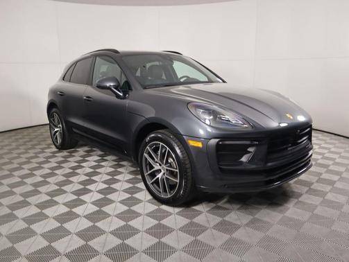 2025 Porsche Macan Base