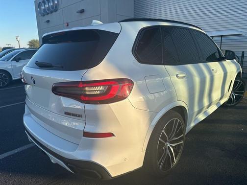 2021 BMW X5 M50i