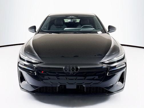 Mythos Black Metallic 2027 Audi S6 e-tron Premium Plus