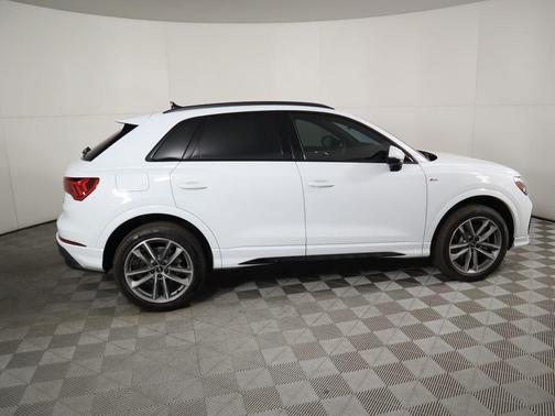 2024 Audi Q3 45 S line Premium Plus