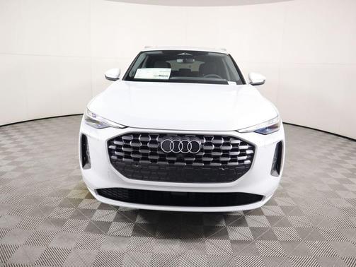 2025 Audi Q5 Premium TFSI quattro S tronic