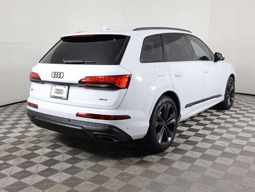 2026 Audi Q7 55 Premium Plus