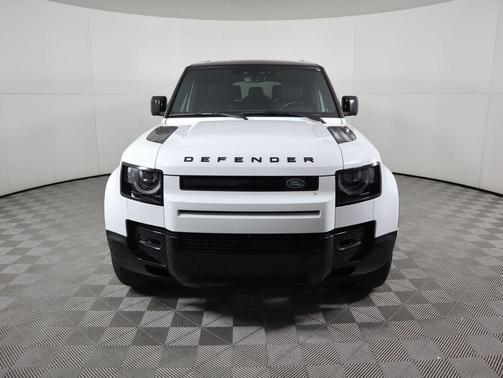 2024 Land Rover Defender 130 P400 X-Dynamic SE